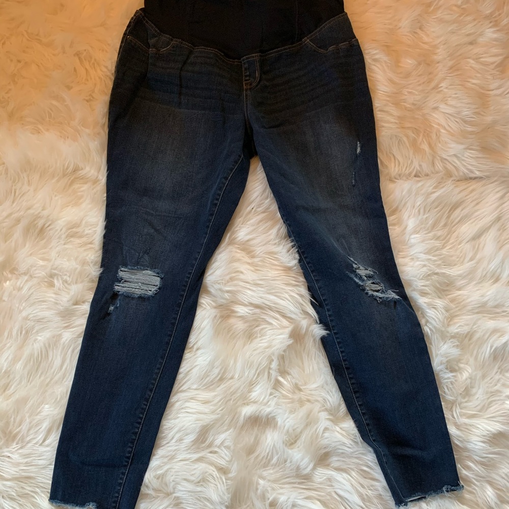 NWOT Ingrid & Isabel Maternity Jeggings